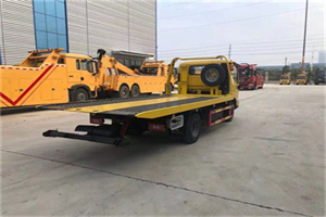 右玉非事故拖车